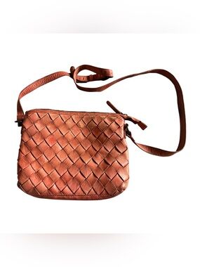 Vilenca Holland Woven Genuine Leather Crossbody Bag – Coral / Terracotta